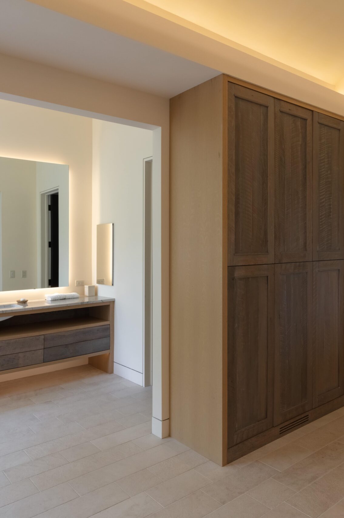 Modern Bathroom Cabinetry
